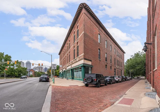 Photo 3 of Condo for sale at 970 Fort Wayne Ave #301, Indianapolis, IN 46202 | MLS# 22116869 | Listing updated on 2026-08-25