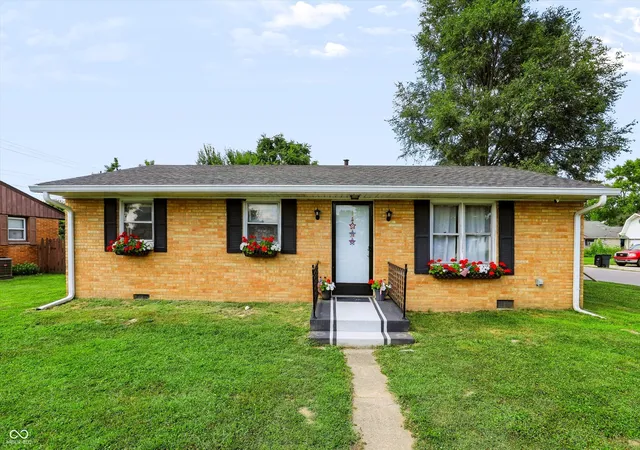 2nd image of 890 E Gray St, Martinsville, IN 46151 | MLS# 22116876
