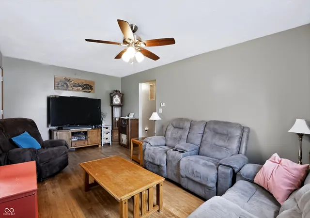 4th image of 890 E Gray St, Martinsville, IN 46151 | MLS# 22116876