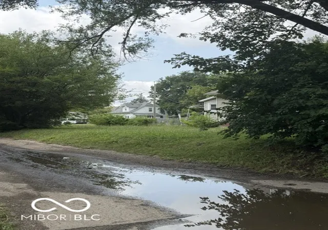 Photo 2 of Land for sale at 518 N Oakland Ave, Indianapolis, IN 46201 | MLS# 22116886 | Listing updated on 2026-08-25