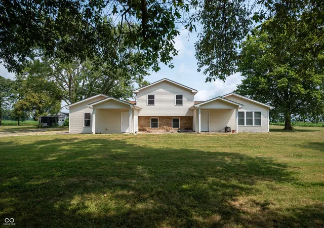 1st image of 8464 E 25th St, Columbus, IN 47203 | MLS# 22116911
