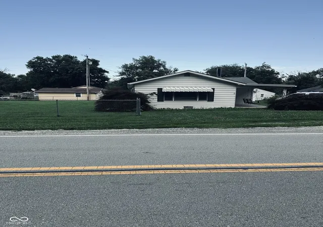 1st image of 21460 Riverwood Ave, Noblesville, IN 46062 | MLS# 22116919