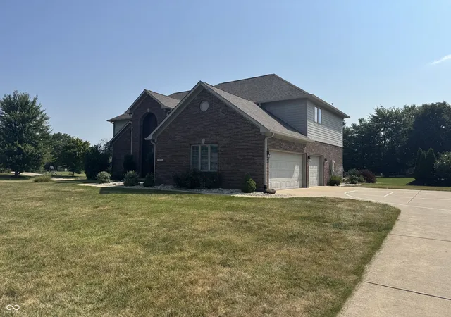 3rd image of 4693 Mccullah Dr, Pittsboro, IN 46167 | MLS# 22116927