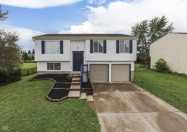 Photo 1 of Sale Pending at 11409 Dunshire Dr, Indianapolis, IN 46229 | MLS# 22116930 | Listing updated on 2026-09-11