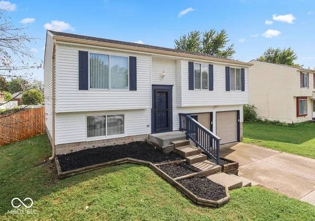 Photo 2 of Sale Pending at 11409 Dunshire Dr, Indianapolis, IN 46229 | MLS# 22116930 | Listing updated on 2026-09-11