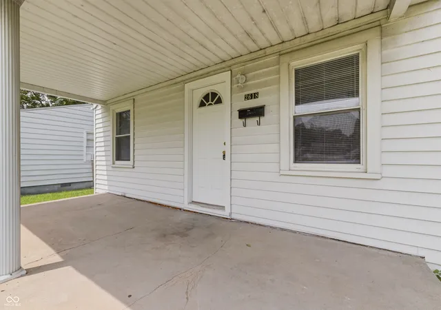 Photo 3 of Single family home for sale at 2618 E 8th Street, Anderson, IN 46012 | MLS# 22116935 | Listing updated on 2026-08-14