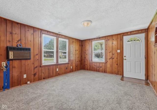 Photo 5 of Single family home for sale at 2618 E 8th Street, Anderson, IN 46012 | MLS# 22116935 | Listing updated on 2026-08-14