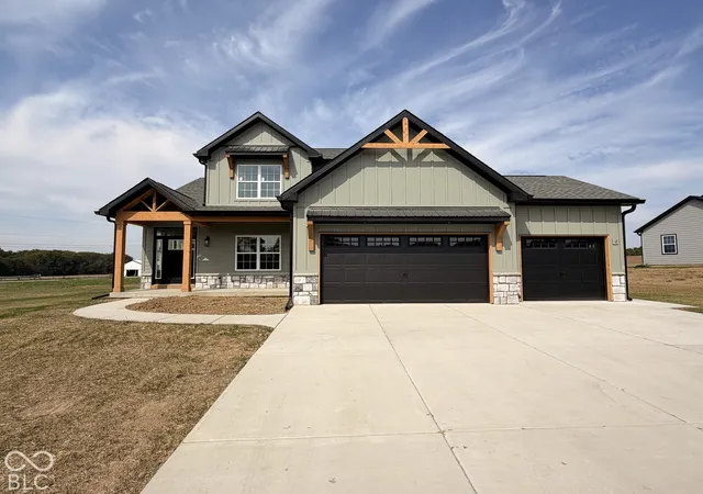 Photo 1 of Single family home for sale at 2 Pine Hills Ct, Crawfordsville, IN 47933 | MLS# 22116944 | Listing updated on 2026-10-01