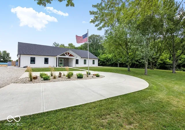 3rd image of 1325 Middle Jamestown Rd, Lebanon, IN 46052 | MLS# 22116966
