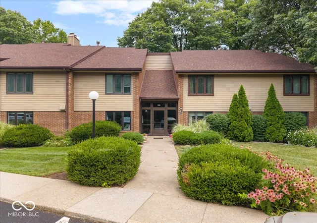 1st image of 203 Bluffs Cir #D, Noblesville, IN 46062 | MLS# 22116974