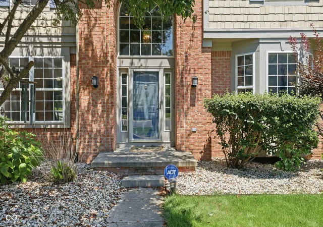 3rd image of 9758 Loganberry Ln, Indianapolis, IN 46256 | MLS# 22116979