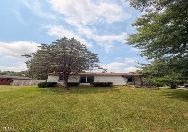Photo 3 of Single family home for sale at 5002 Manker St, Indianapolis, IN 46227 | MLS# 22116997 | Listing updated on 2026-07-30