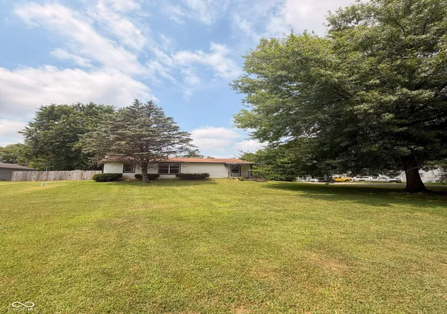 Photo 4 of Single family home for sale at 5002 Manker St, Indianapolis, IN 46227 | MLS# 22116997 | Listing updated on 2026-07-30