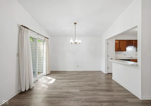 5th image of 9267 Cinnebar Dr, Indianapolis, IN 46268 | MLS# 22117002