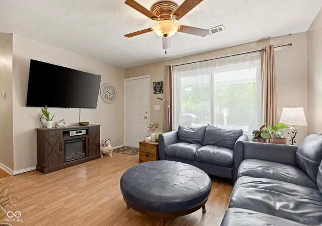 5th image of 3667 Beasley Dr, Indianapolis, IN 46222 | MLS# 22117009