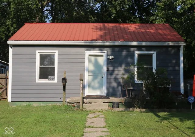 2nd image of 1133 N Somerset Ave, Indianapolis, IN 46222 | MLS# 22117011