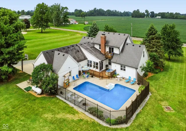 2nd image of 1595 N 400 W, Greenfield, IN 46140 | MLS# 22117017