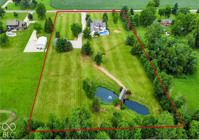 Photo 3 of Single family home for sale at 1595 N 400 West, Greenfield, IN 46140 | MLS# 22117017 | Listing updated on 2026-10-05
