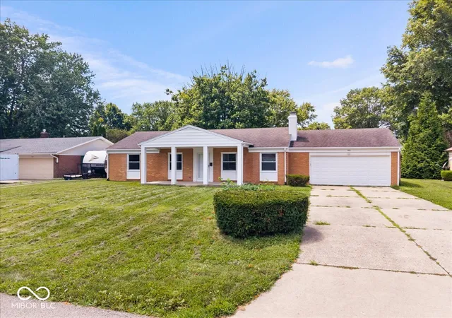 Photo 2 of Single family home for sale at 1301 Morningside Dr, Anderson, IN 46011 | MLS# 22117021 | Listing updated on 2026-10-02