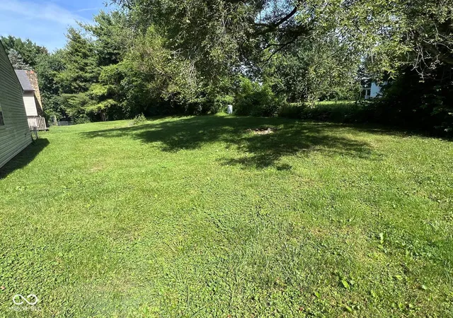 Photo 4 of Single family home for sale at 2208 Friendship Dr, Indianapolis, IN 46217 | MLS# 22117032 | Listing updated on 2026-10-27