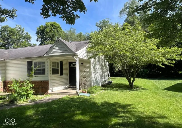 Photo 3 of Single family home for sale at 2208 Friendship Dr, Indianapolis, IN 46217 | MLS# 22117032 | Listing updated on 2026-10-27