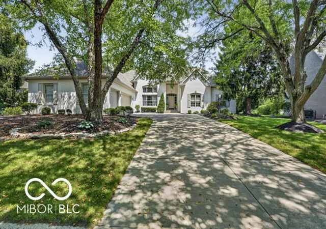 2nd image of 10504 Chestnut Hill Cir, Fishers, IN 46037 | MLS# 22117033