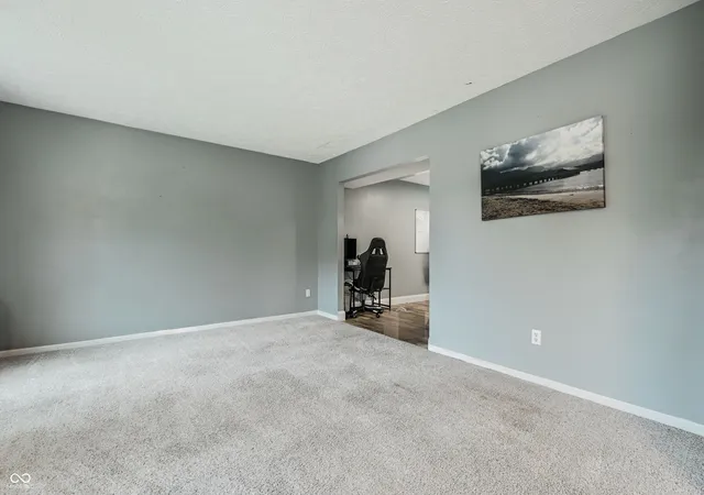 4th image of 909 Farmview Ln, Carmel, IN 46032 | MLS# 22117047