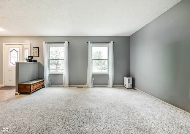 5th image of 909 Farmview Ln, Carmel, IN 46032 | MLS# 22117047