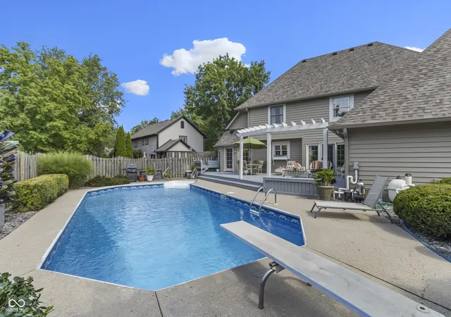 2nd image of 12980 Fawns Dell Pl, Fishers, IN 46038 | MLS# 22117055