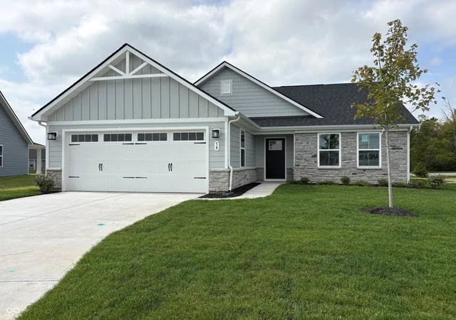 Single family home for sale at 58 Eagles Tr, Whiteland, IN 46184 | MLS# 22117062