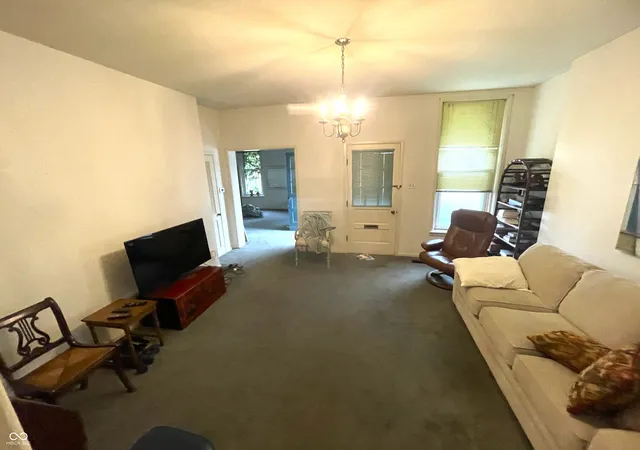 Photo 3 of Single family home for sale at 501 S Chestnut, Seymour, IN 47274 | MLS# 22117071 | Listing updated on 2026-10-07