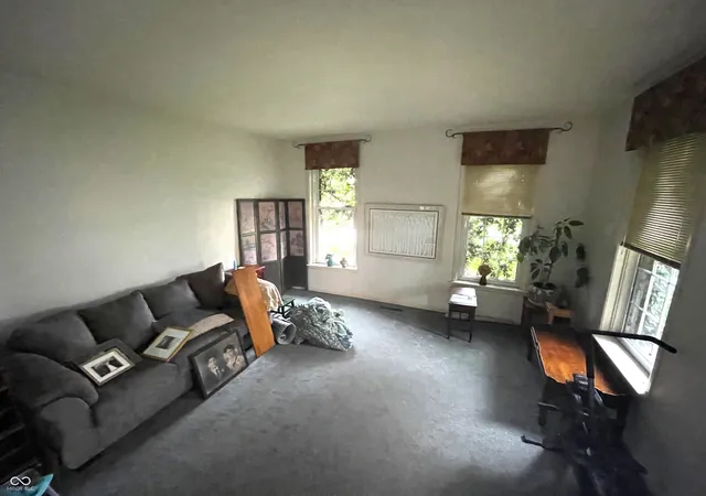 Photo 4 of Single family home for sale at 501 S Chestnut, Seymour, IN 47274 | MLS# 22117071 | Listing updated on 2026-10-07