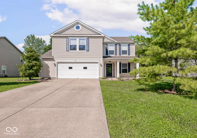 2nd image of 914 Indigo Dr, Greenfield, IN 46140 | MLS# 22117077