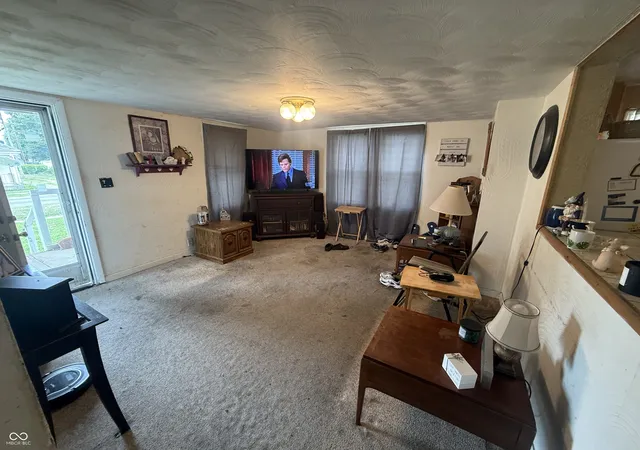 4th image of 17 W Oak St, Orestes, IN 46063 | MLS# 22117092