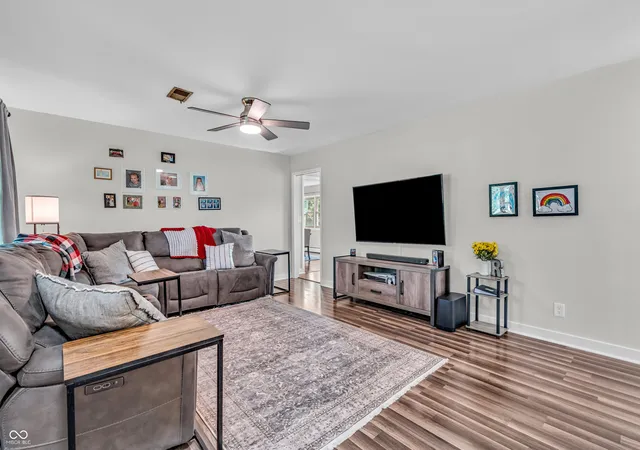 4th image of 1521 Hardin Ct, Plainfield, IN 46168 | MLS# 22117097