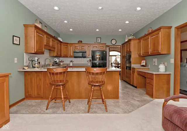 Photo 3 of Sale Pending at 7534 Chestnut Hills Dr, Indianapolis, IN 46278 | MLS# 22117103 | Listing updated on 2026-08-27