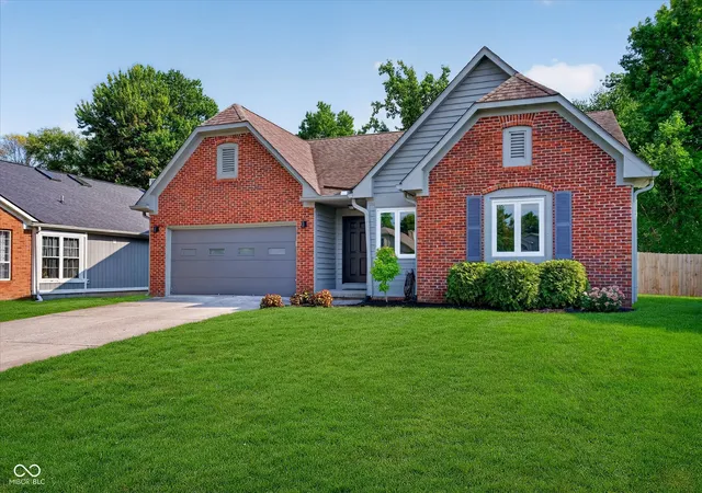 2nd image of 3323 Eden Village Dr, Carmel, IN 46033 | MLS# 22117104