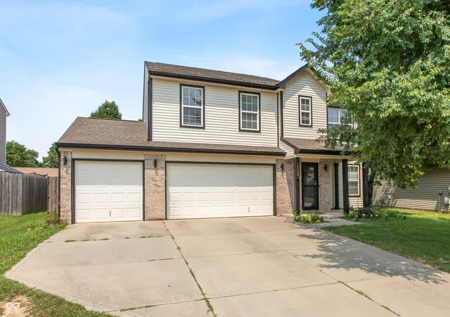1st image of 1324 Niagara Ln, Franklin, IN 46131 | MLS# 22117107
