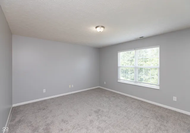 Photo 3 of Single family home for sale at 1324 Niagara Ln, Franklin, IN 46131 | MLS# 22117107 | Listing updated on 2026-10-06
