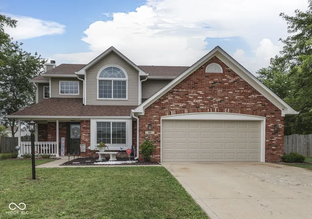 1st image of 615 Hummingbird Ln, Whiteland, IN 46184 | MLS# 22117111