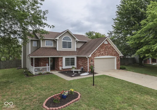 3rd image of 615 Hummingbird Ln, Whiteland, IN 46184 | MLS# 22117111