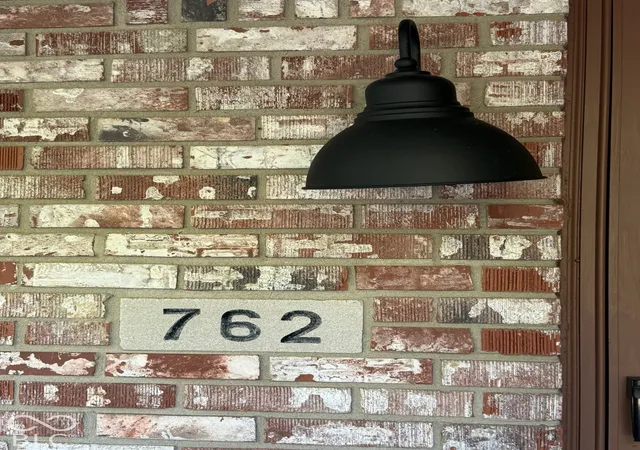 Photo 3 of Single family home for sale at 762 Leisure Ln, Greenwood, IN 46142 | MLS# 22117119 | Listing updated on 2026-09-30
