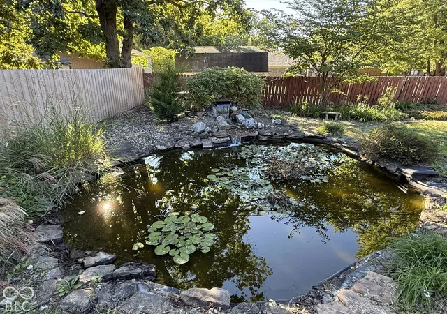 Photo 4 of Single family home for sale at 762 Leisure Ln, Greenwood, IN 46142 | MLS# 22117119 | Listing updated on 2026-09-30