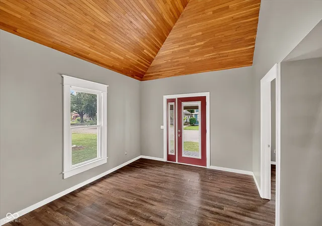 5th image of 6159 Broadway St, Indianapolis, IN 46220 | MLS# 22117126