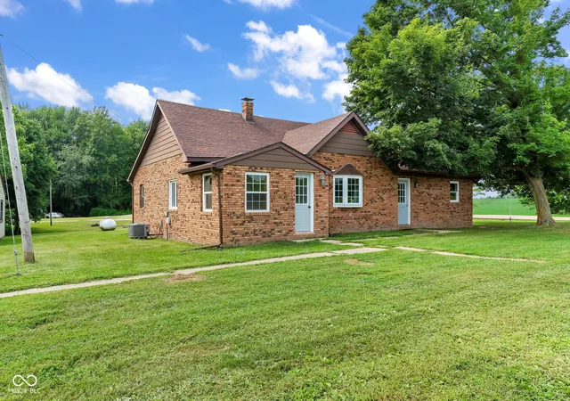 Photo 2 of Single family home for sale at 10264 S 1200 East, Brazil, IN 47834 | MLS# 22117148 | Listing updated on 2026-09-02