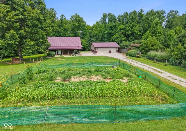 2nd image of 8940 W Georgetown Rd, Columbus, IN 47201 | MLS# 22117161