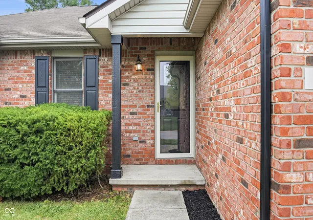 Photo 3 of Single family home for sale at 3075 Oakmont Dr, Lapel, IN 46051 | MLS# 22117178 | Listing updated on 2026-08-25
