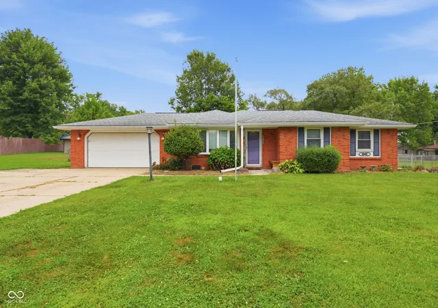 Photo 1 of Sale Pending at 5670 S Rowena Ct, Pendleton, IN 46064 | MLS# 22117181 | Listing updated on 2026-08-30