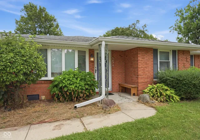 Photo 3 of Sale Pending at 5670 S Rowena Ct, Pendleton, IN 46064 | MLS# 22117181 | Listing updated on 2026-08-30