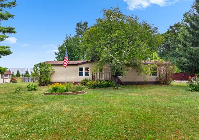 1st image of 9483 S County Road 100 Road E, Clayton, IN 46118 | MLS# 22117182